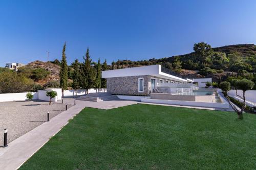 Zoes Hotel & Suites - image 7