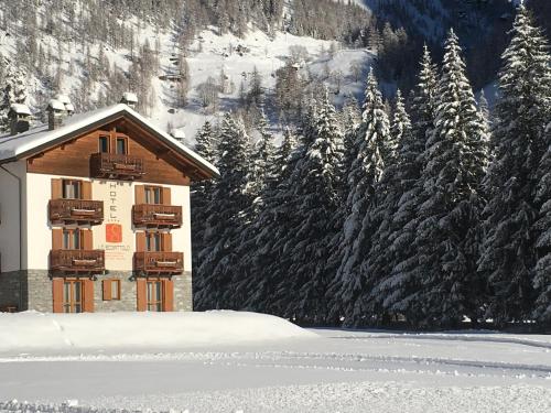 Hotel Lo Scoiattolo - Gressoney-La-Trinité