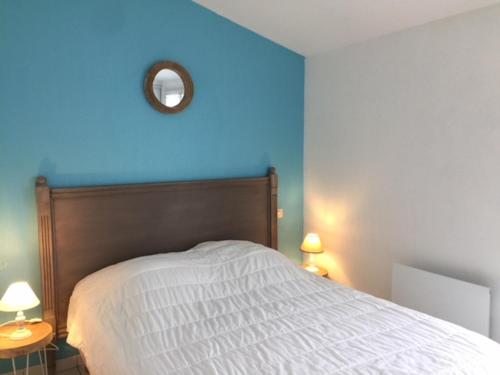 One-Bedroom Apartment (5 Adults) - 29 rue des Rochemarines