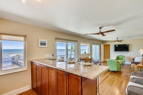 Turtle Beach Retreat in Layton, USA
