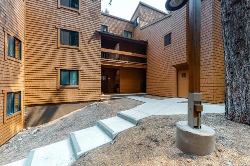 Cozy Condo in Ski Trails - image 8