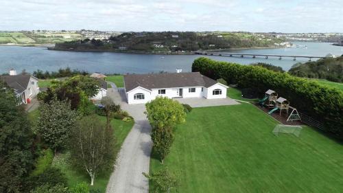 B&B Kinsale - Marina views, Kinsale, Exquisite holiday homes, sleeps 20 - Bed and Breakfast Kinsale