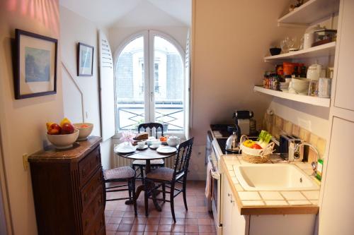 Charming Studio Near Louvre, Parigi (foto 10)