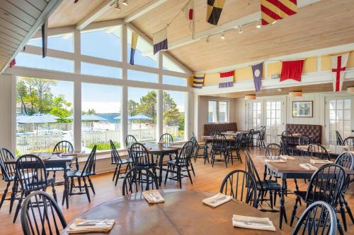 Spruce Point Inn Resort & Spa