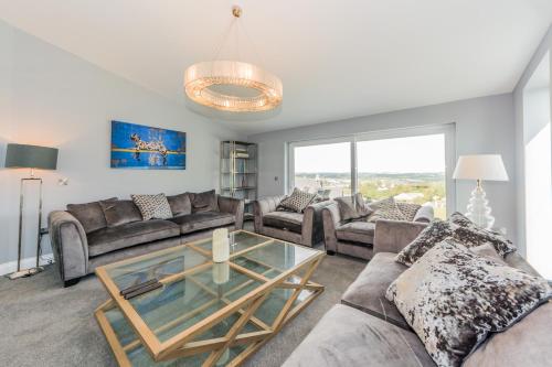 River views,Kinsale, Hosted by Exquisite holiday homes, Sleeps 26 in Cork Airport