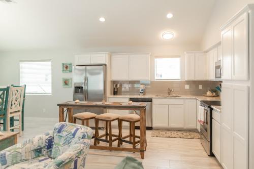 Always Beachin home - main image