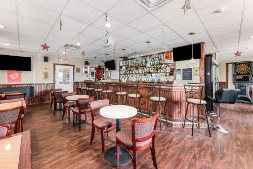 Red Carpet Inn & Suites in Hazleton, USA