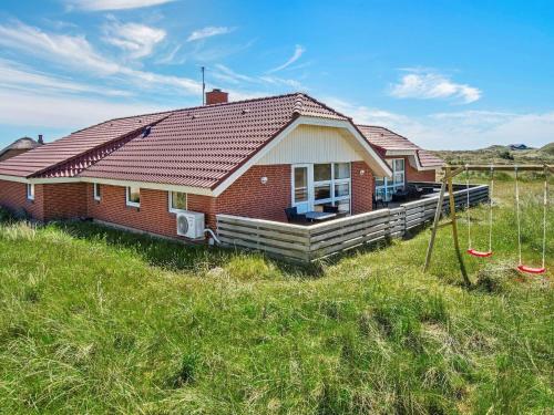  10 person holiday home in Ringk bing, Pension in Ringkøbing