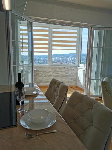 Vue, Luxury Apartment with a stunning view, FREE parking in Tuzla