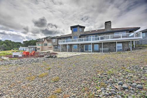 Luxurious Newport Estate with Spa and Lighthouse Views - image 7