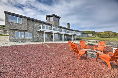 Luxurious Newport Estate with Spa and Lighthouse Views - image 5