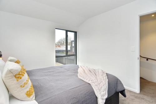 Salisbury Style - Modern city apartment - Christchurch Holiday Homes - image 4