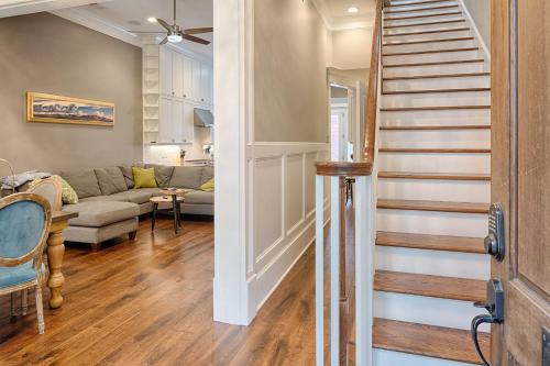 Liberty Street Redbrick Town and Carriage House thumb 3