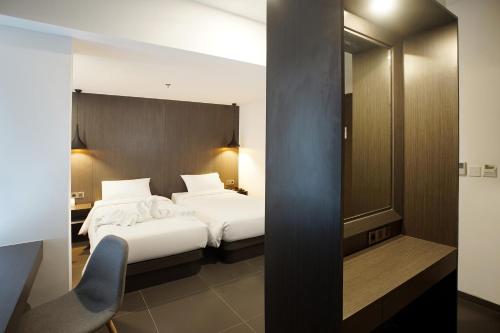 2 twin beds