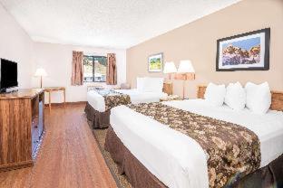 Days Inn by Wyndham Spearfish - Accommodation