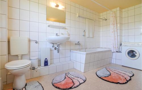 5 Bedroom Amazing Apartment In Uckerland