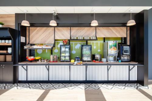 อาหารและเครื่องดื่ม, B&B HOTEL Massy Gare TGV in มาสซี