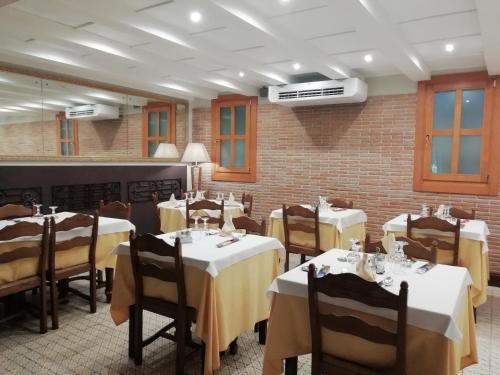 餐廳, Albergo Ristorante Leon d'Oro in 艾斯特