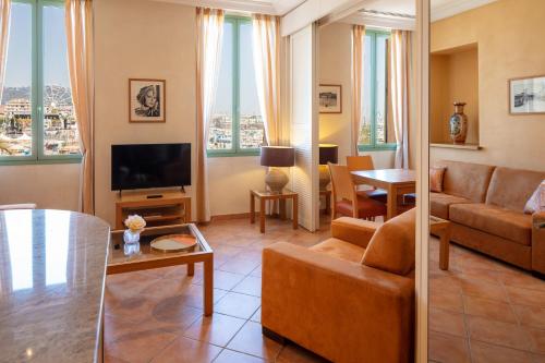 One Bedroom Apartment with Sea View