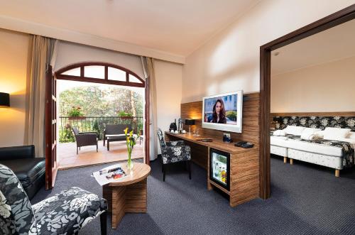Bodrogi Kúria Wellness Hotel - image 12