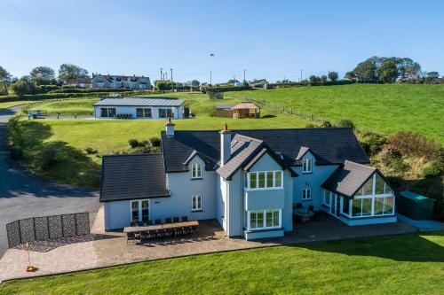 Four Winds,Kinsale Town,Exquisite holiday homes,sleeps 26 in Мелоу