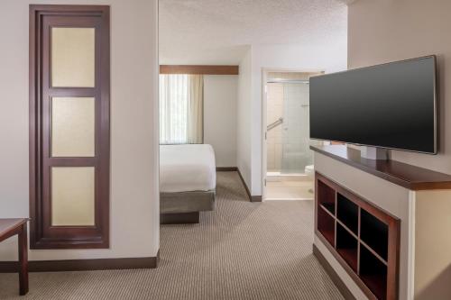 King Room with Sofa Bed - High Floor