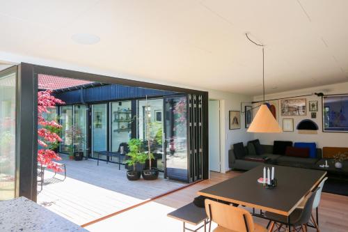 Modern architecture atrium house, Copenhagen (photo 10)