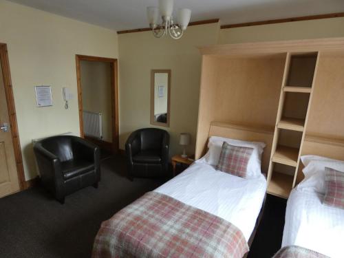 Hurst Dene Aparthotel - image 2