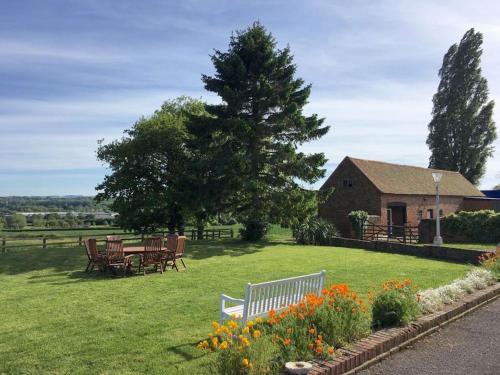 Colthrop Manor with gardens