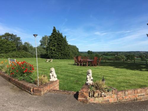 Garden, Colthrop Manor with Gardens in Thatcham