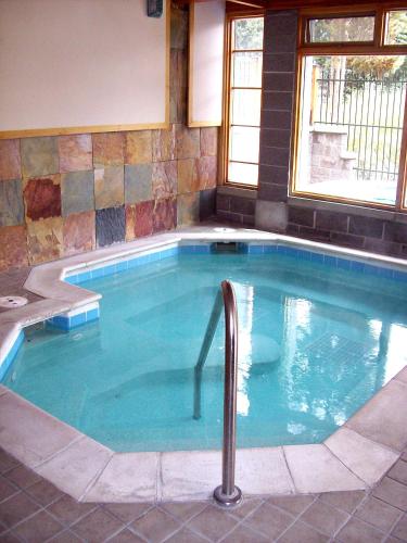 Trails End #207 - Ski-In/Ski-Out on Peak 9 - Pool and Hot Tub Access - image 2