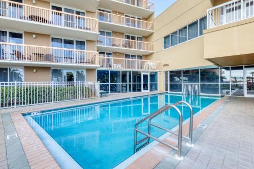 Pelican Beach Resort II - image 8