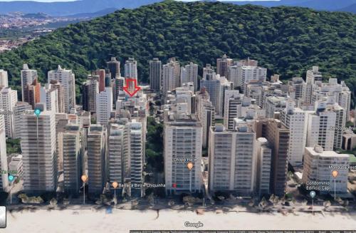 Apto Guaruja na Praia das Pitangueiras com Ar Condicionado e Internet WiFi, sendo 1 dormitorio e sal
