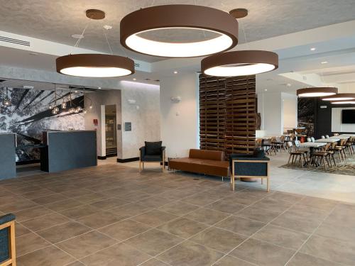 La Quinta Inn & Suites by Wyndham Santa Rosa Sonoma - image 3