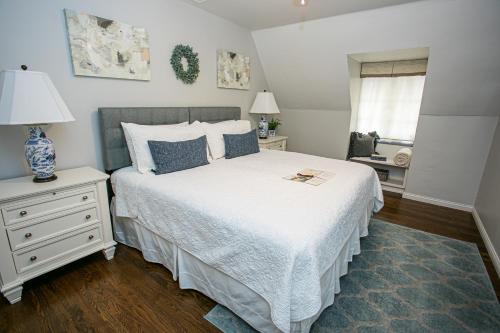 Hummingbird Estate Hummingbird Estate