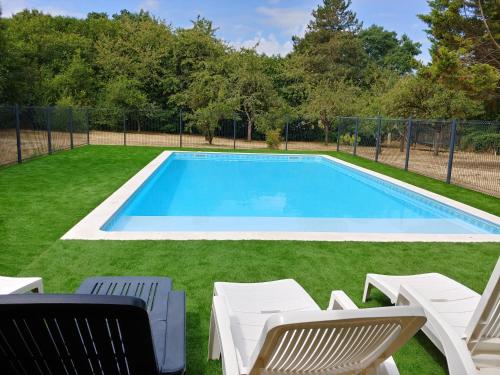 Grande maison au calme, piscine, parc arboré