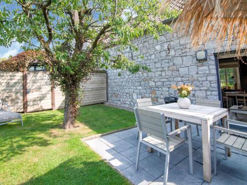 Traditional Cottage with private terrace