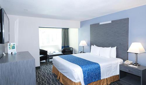 Travelodge Inn & Suites by Wyndham Anaheim on Disneyland Dr