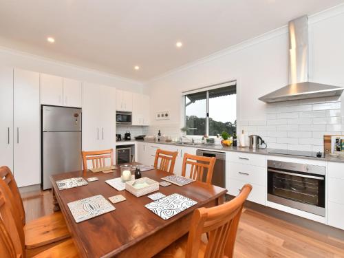 Kinloch Cottage renovated to new on Daisy Hill Vineyard