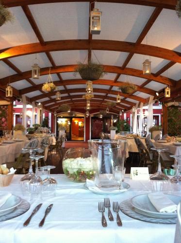 Banquet hall, Villa Barbarina Nature Resort in Alghero