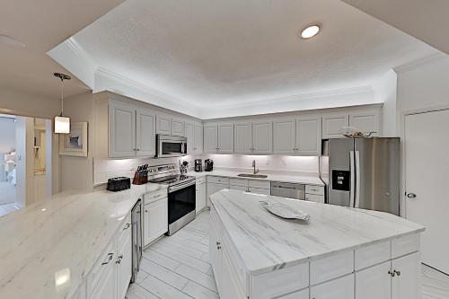 Gulf-Front! Luxury Corner Condo with Pools & Gym condo - main image