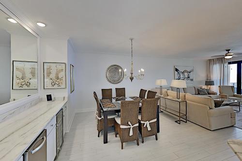 Gulf-Front! Luxury Corner Condo with Pools & Gym condo - image 3