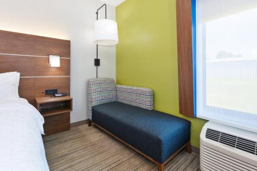 Holiday Inn Express and Suites Three Rivers, an IHG Hotel in Three Rivers, USA
