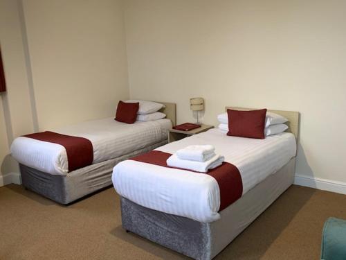 Hinsley Hall - image 6