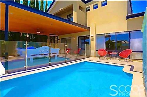 LUXURY VILLA W POOL & SPAS Perth