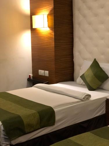 2 twin beds