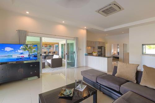 Cozy Modern 3 Bedroom Pool Villa (L70) in Hin Lek Fai