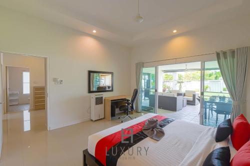 Cozy Modern 3 Bedroom Pool Villa (L70) in Hin Lek Fai