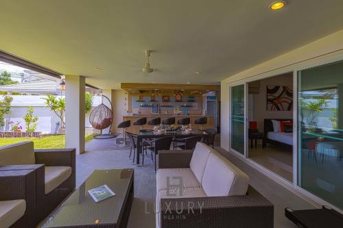 Cozy Modern 3 Bedroom Pool Villa (L70) in Hin Lek Fai