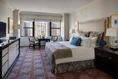 Premier Skyline View Room with King Bed